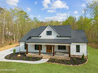 1139 N Sequoyah Dr, Friendsville, TN 37737