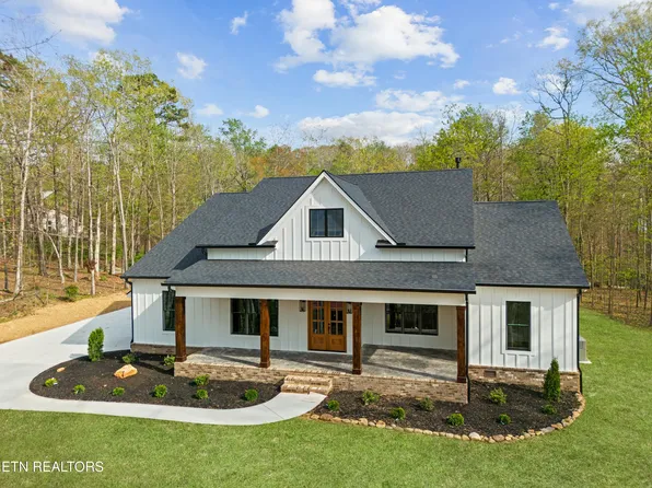 1139 N Sequoyah Dr, Friendsville, TN 37737