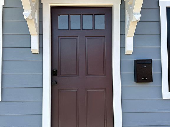 Entry door with secure keyless door