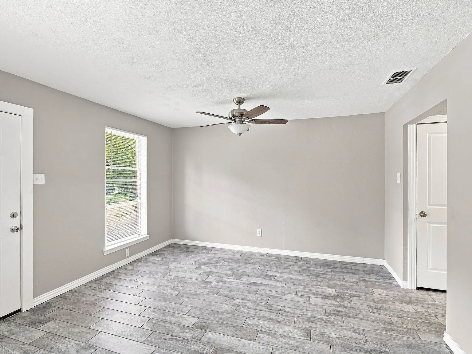 2 bed, 1144 sqft, $1,700 — Photo 1