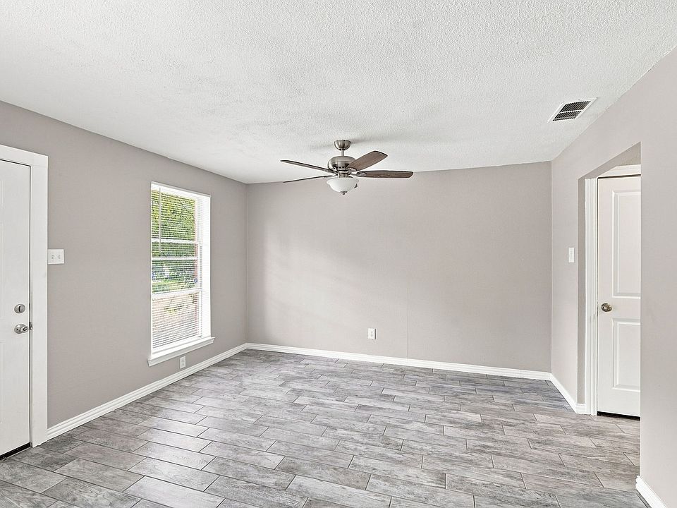 1st image of 608 Arbor Ln