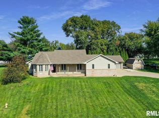 105 Santa Maria Ct, Pekin, IL