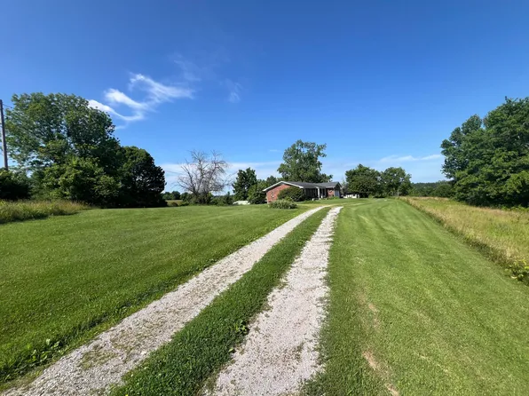 455 Davis Ln, Winchester, KY 40391