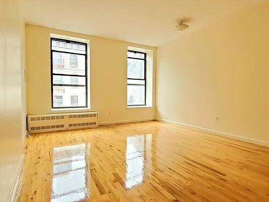 Rented by Compass | media 9