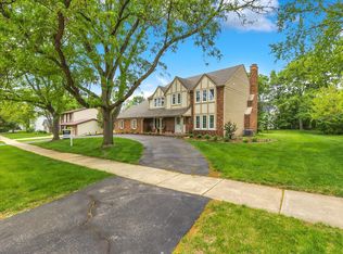 967 W Bauer Rd, Naperville, IL 60563