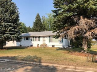 312 Regina Ave S, Park River, ND 58270
