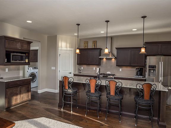 5th image of 1002 S Coulee Vista Dr