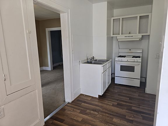 5th image of 115 8th St SW