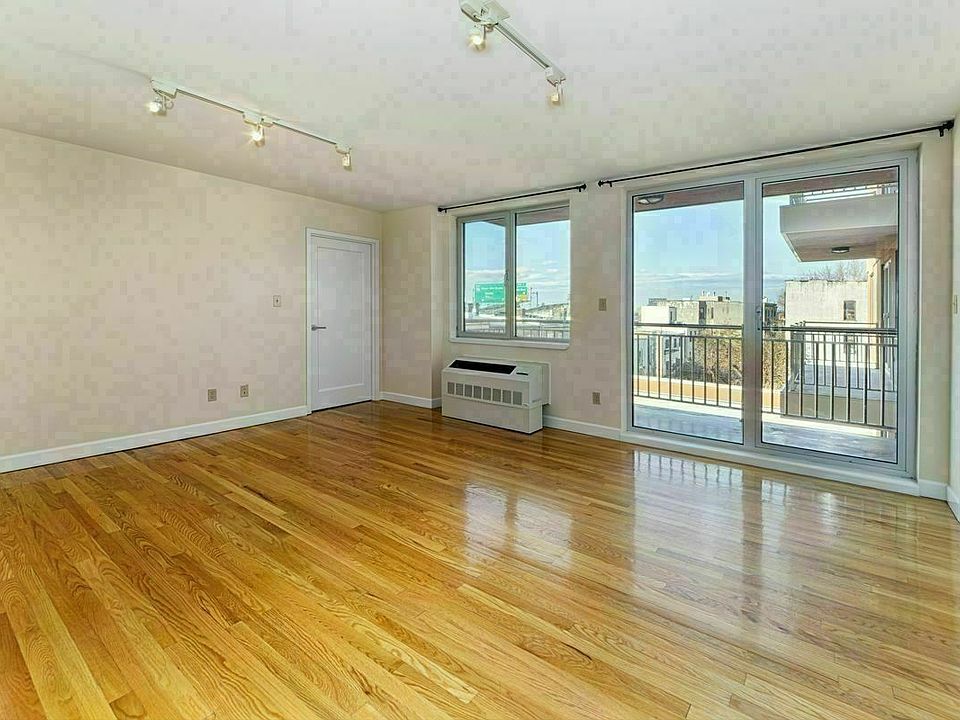 1st image of 574 4th Ave APT 11B