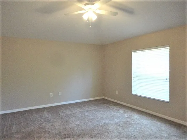 3213 Dunstable Dr — Photo 10