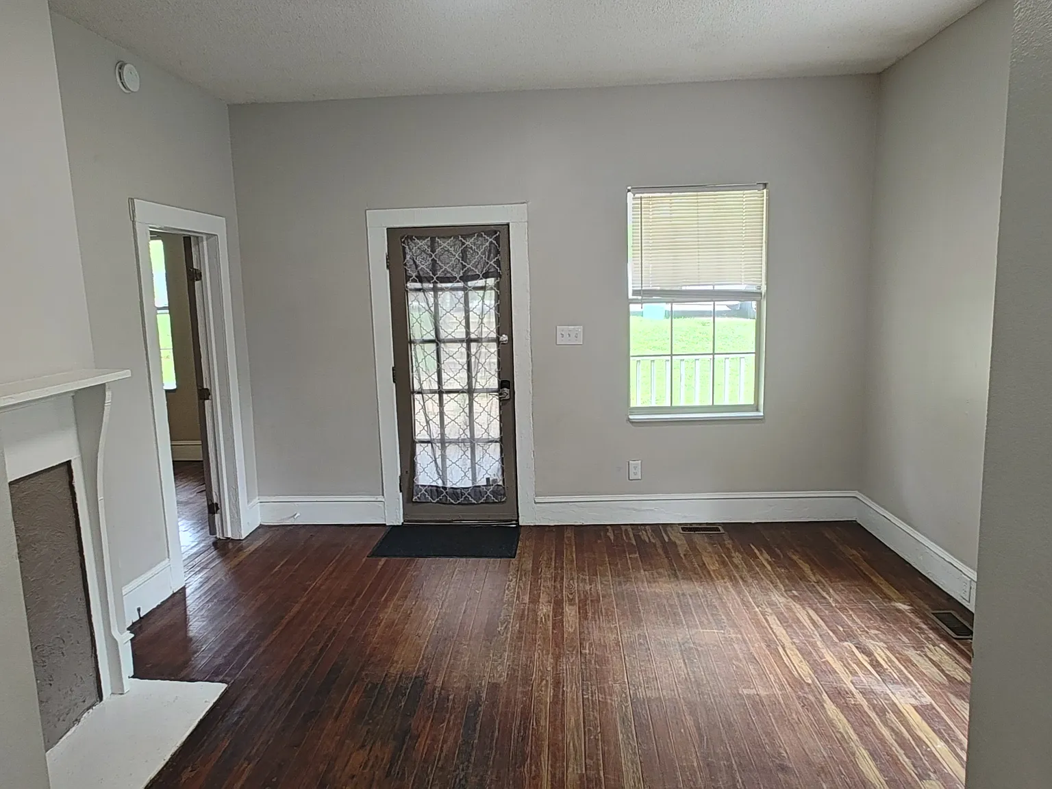 2 bed, 825 sqft, $950 — Photo 3