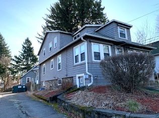 33 Pulaski St, Peabody, MA 01960
