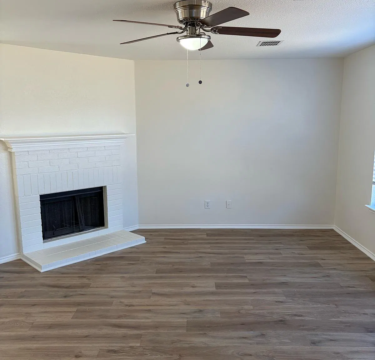3 bed, 2000 sqft, $1,890 — Photo 3