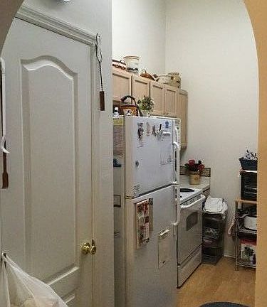 3rd image of 689 Lexington Dr