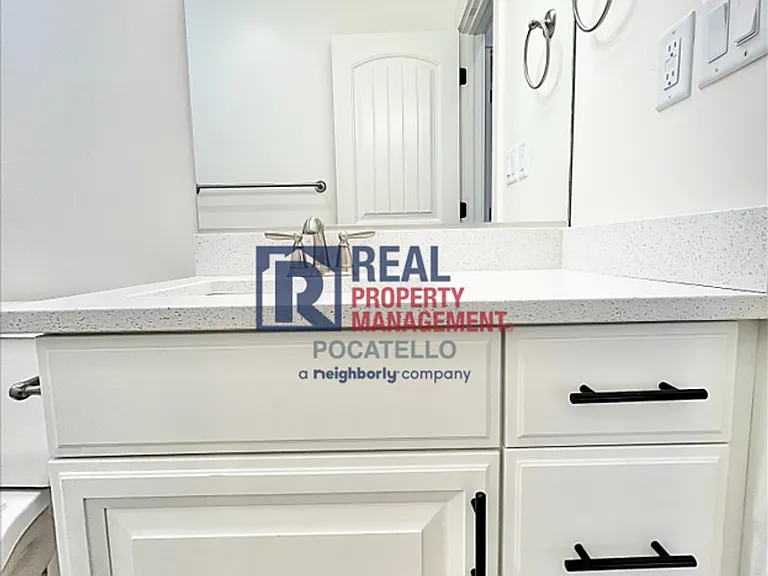 1620 Petersburg Dr — Photo 22