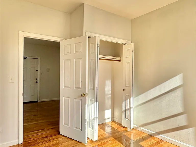 245 Duncan Ave #4 — Photo 15