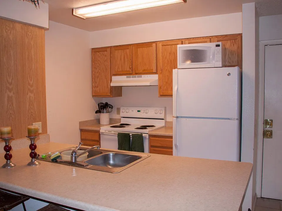 1200 College Ave #212