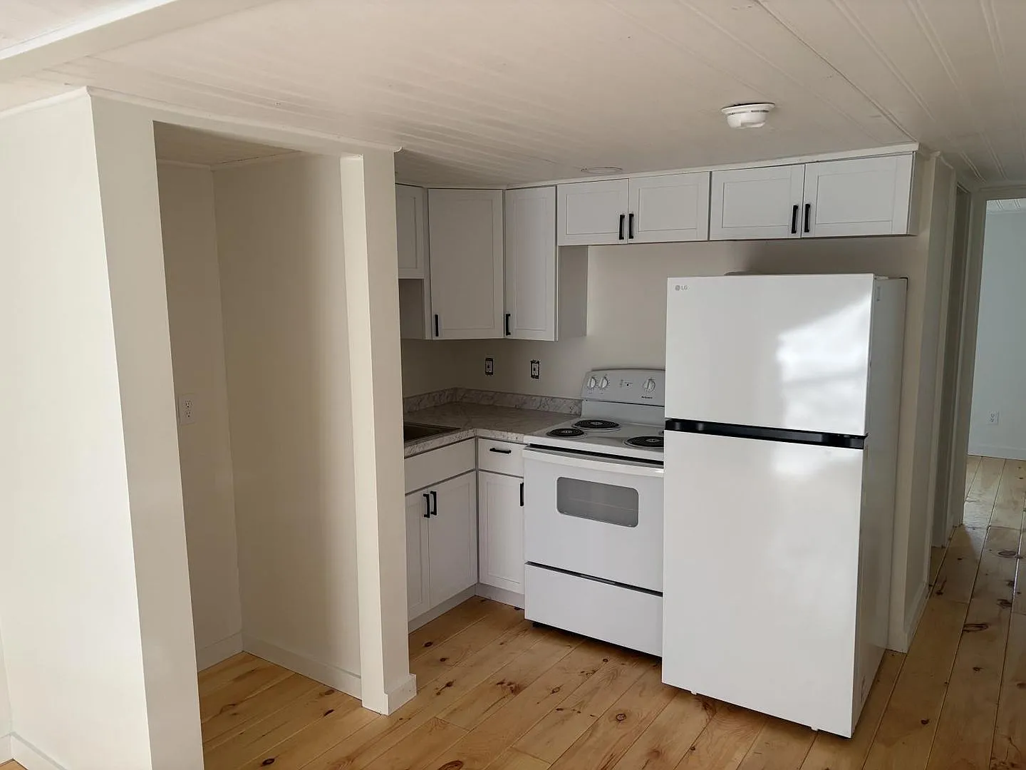 Hilltop Mobile Home Park — Photo 4