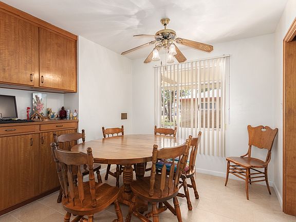 5th image of 3834 E Clarendon Ave