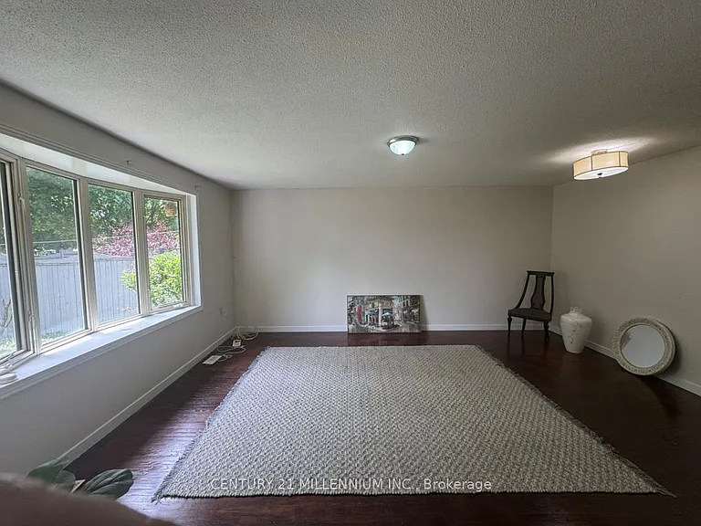 30 Kenilworth Rd #UPPER — Photo 9