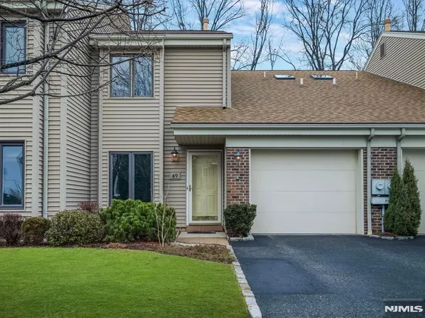 49 Chelsea Ct #O49, Saddle Brook, NJ 07663