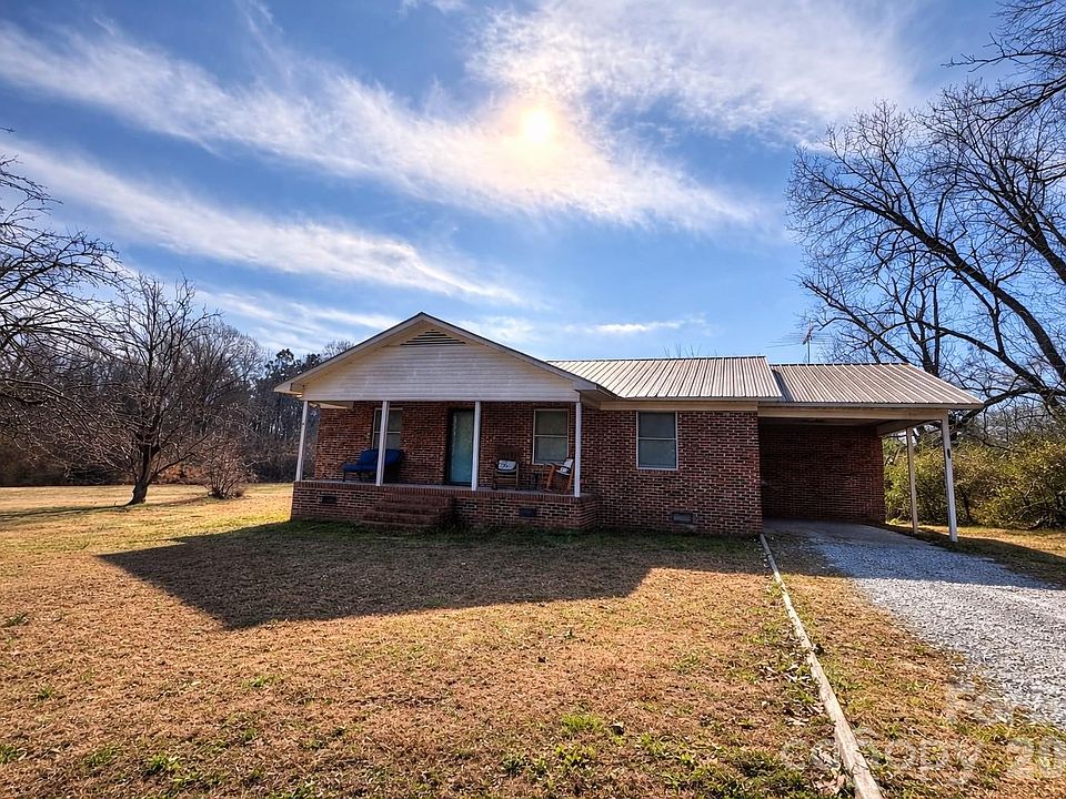 1st image of 498 Dover Rd