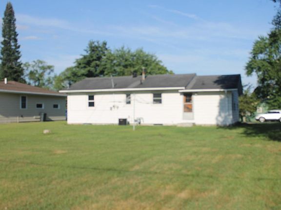3rd image of 305 Woodlawn Ave