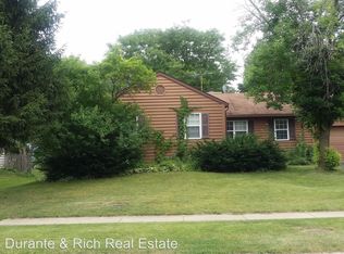 2031 University Dr, Naperville, IL 60565