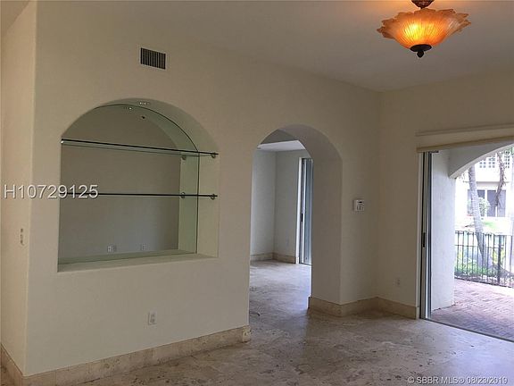 4th image of 20885 NE 31st Pl #0