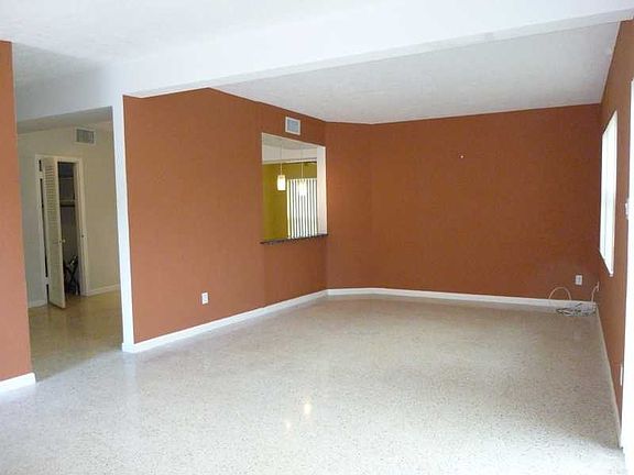3rd image of 443 22nd St SE