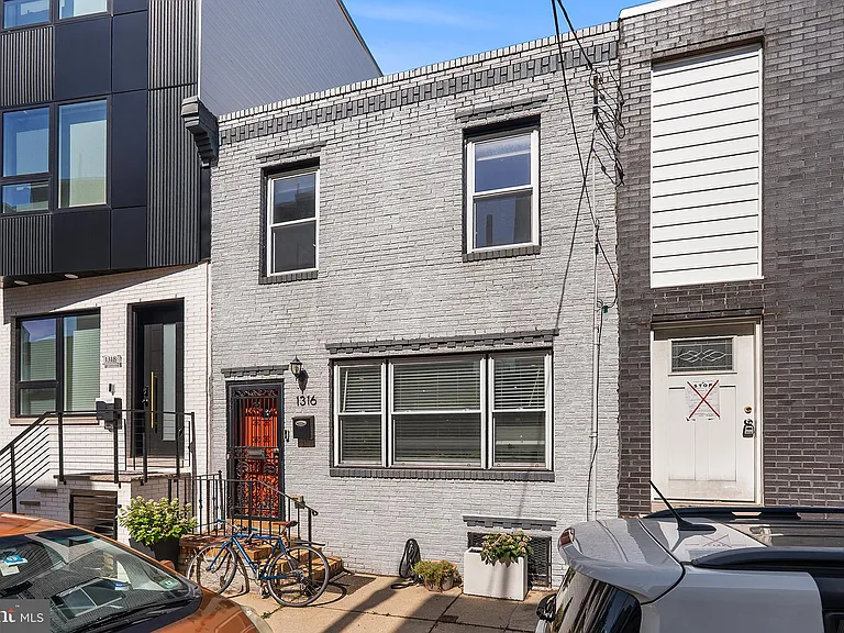 1316 S Dorrance St — Photo 2