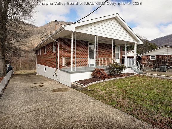 2nd image of 221 Morris Ave