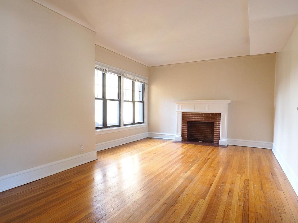 1st image of 927 Forest Ave #2