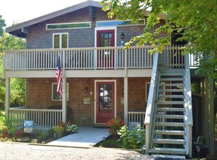 12 Peconic Rd, Southampton, NY 11968