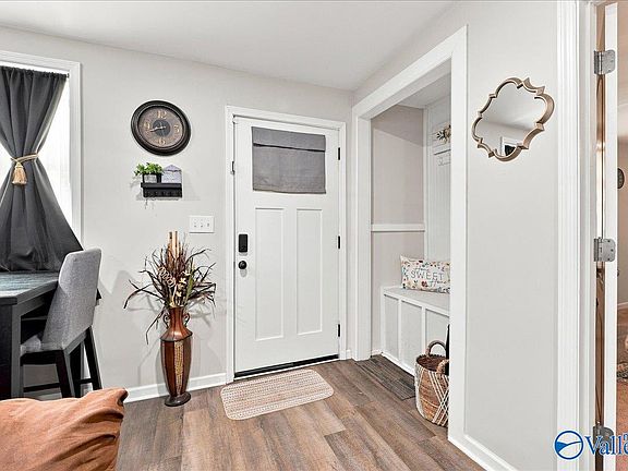 5th image of 215 8th Ave NW