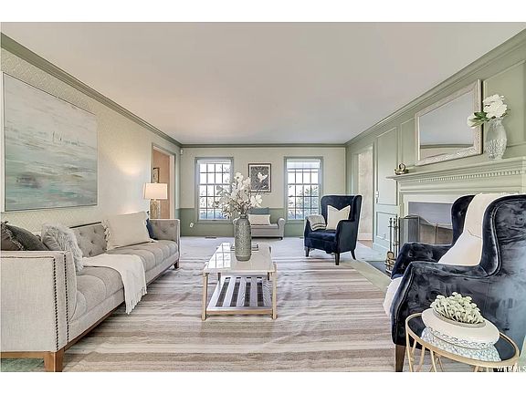 4th image of 1777 S Oak Springs Dr E