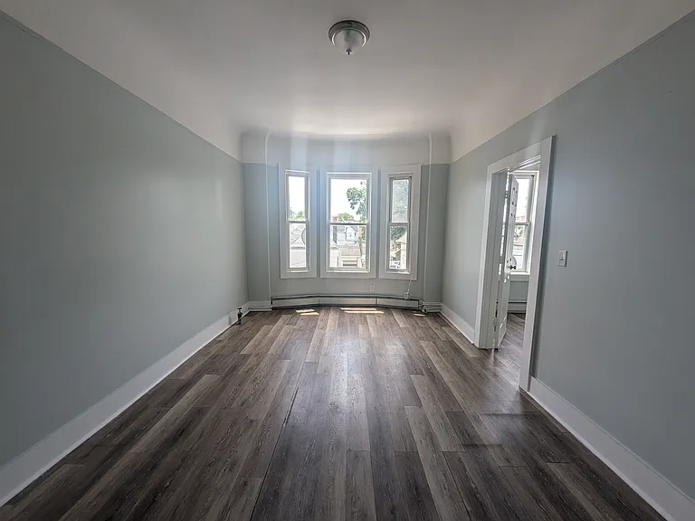 72 Grove St #6 — Photo 3