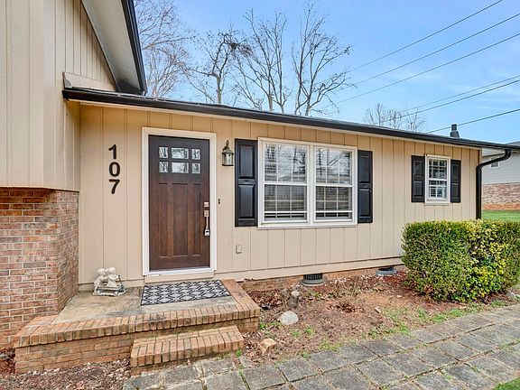 3rd image of 107 Bentbrush Dr