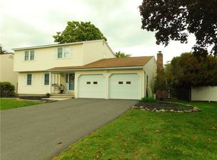 5451 Topsfield Ln, Clay, NY 13041