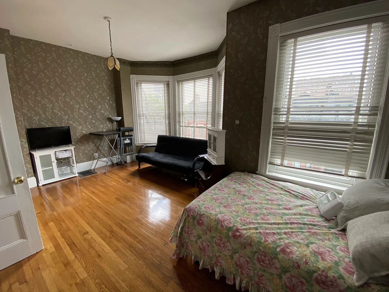 Studio, $1,900 — Photo 3