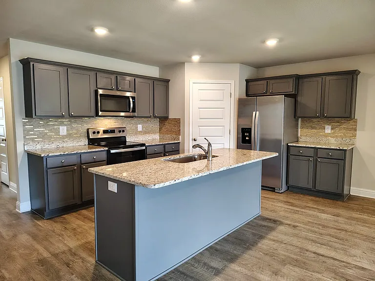 Eastland Cir — Photo 4