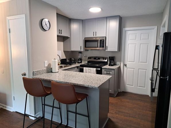 140 Prentice Pl APT E
