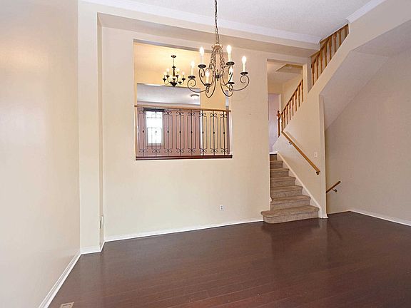 4th image of 87 Stornwood Ct