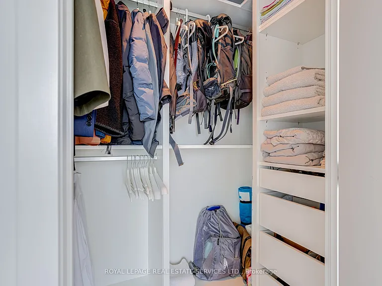 383 Sorauren Ave #Penthouse 09 — Photo 32