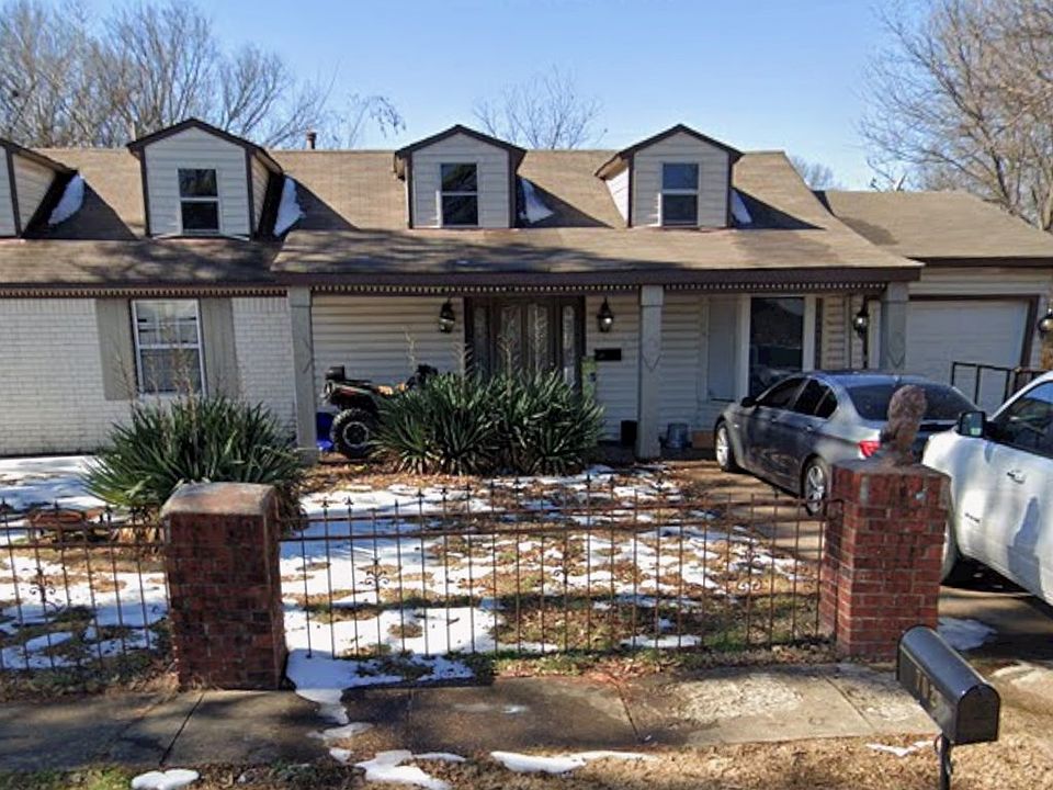 2nd image of 702 Wilson Rd