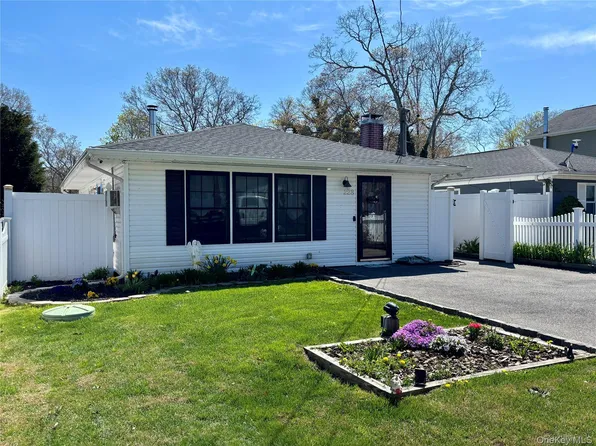 228 Patchogue Avenue, Mastic, NY 11950