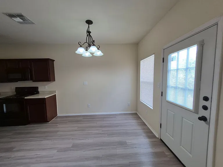 7208 Colina Way — Photo 8