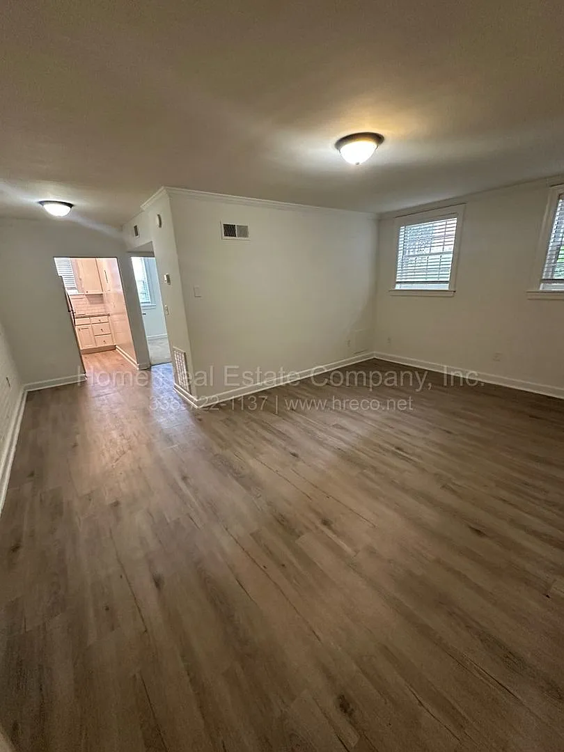 805 W End Blvd — Photo 1