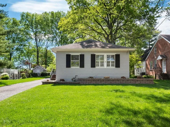 122 Reavis Pl, Saint Louis, MO 63119