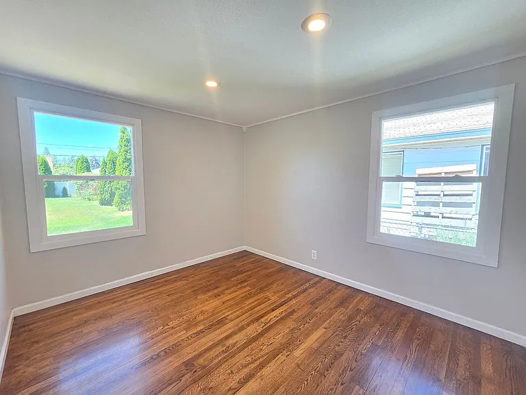 5621 N Hemlock St — Photo 14